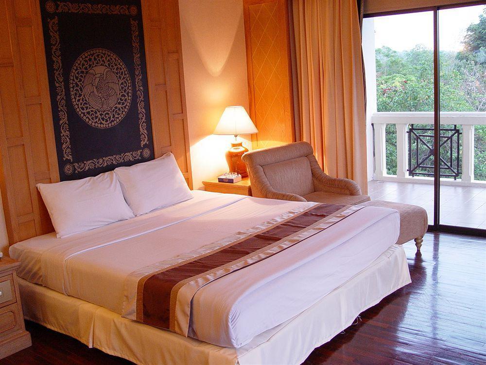 Pavilion Rim Kwai Resort Kanchanaburi Eksteriør billede